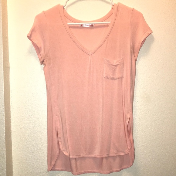 Tops - Cute pink shirt
